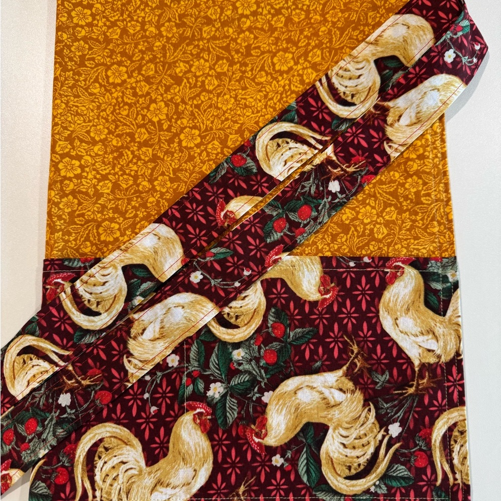 Hand Crafted Rooster Patterned Apron - Picture 3 of 8
